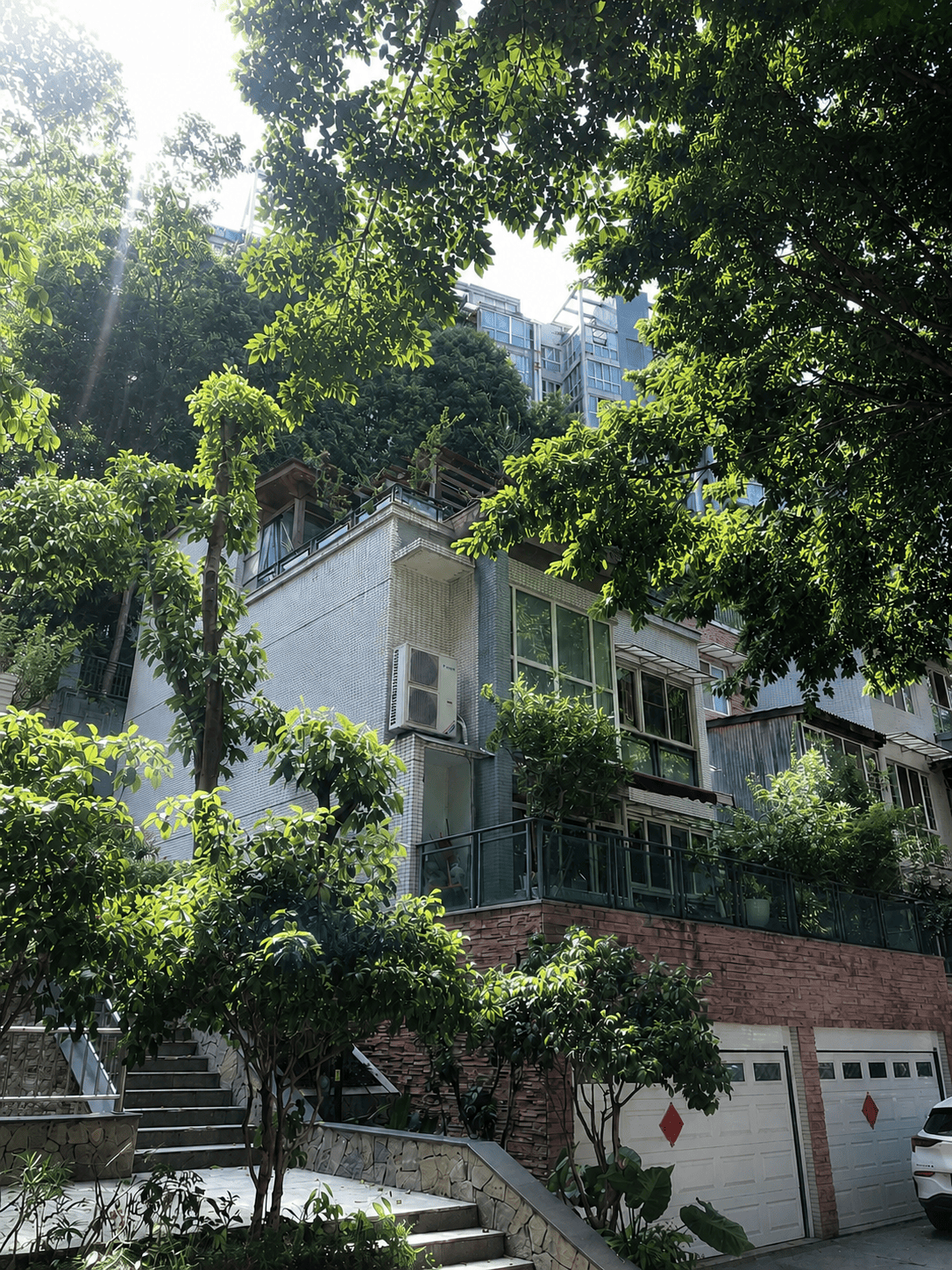 万州岛居岁月从容升级：小小岛老别墅加装蒂升悦行款电梯